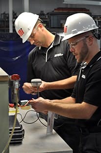 Figure-2.-In-line-hygrometer-indicates-the-dewpoint-of-compressed-air Figure-2.-In-line-hygrometer-indicates-the-dewpoint-of-compressed-air