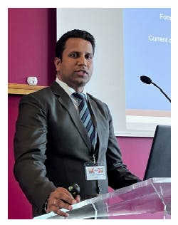 Vineet Vishwakarma presents his award lecture. Vineet Vishwakarma presents his award lecture.