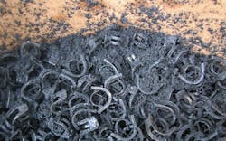 Figure 10: Random packing with foulant material present Figure 10: Random packing with foulant material present