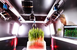 Figure 1. High-quality data provides insights to make the value chain from Bayer’s crop science division to farmers more predictable and transparent. Figure 1. High-quality data provides insights to make the value chain from Bayer’s crop science division to farmers more predictable and transparent.