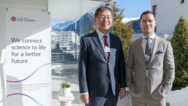 Hak Cheol Shin (left) Vice Chairman and CEO of LG Chem and Charlie Tan (right), CEO of the Global Impact Coalition at the World Economic Forum Annual Meeting