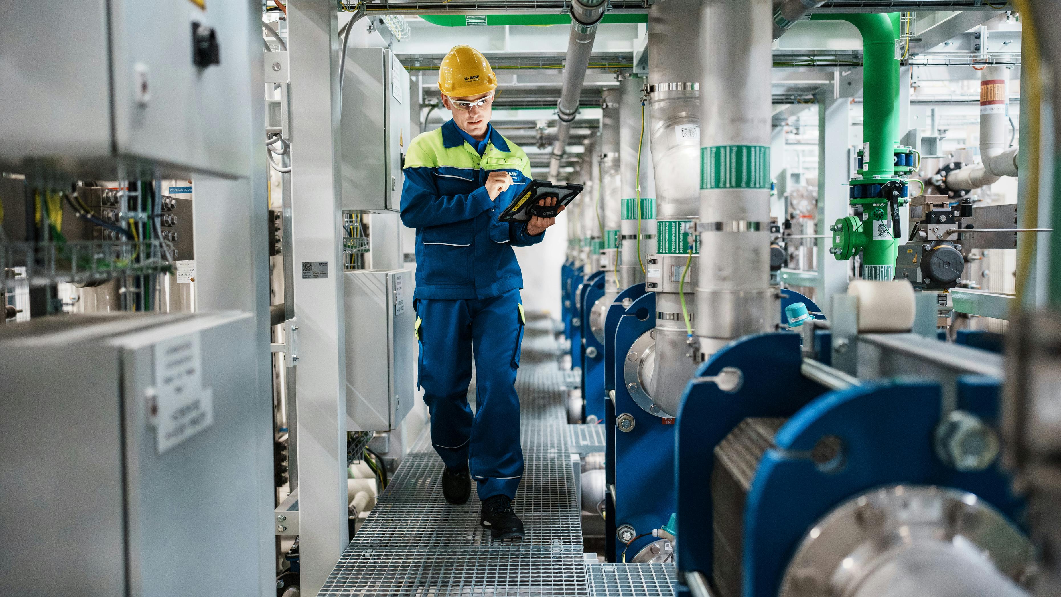 BASF worker in new electrolyzer plant at Ludwigshafen site
