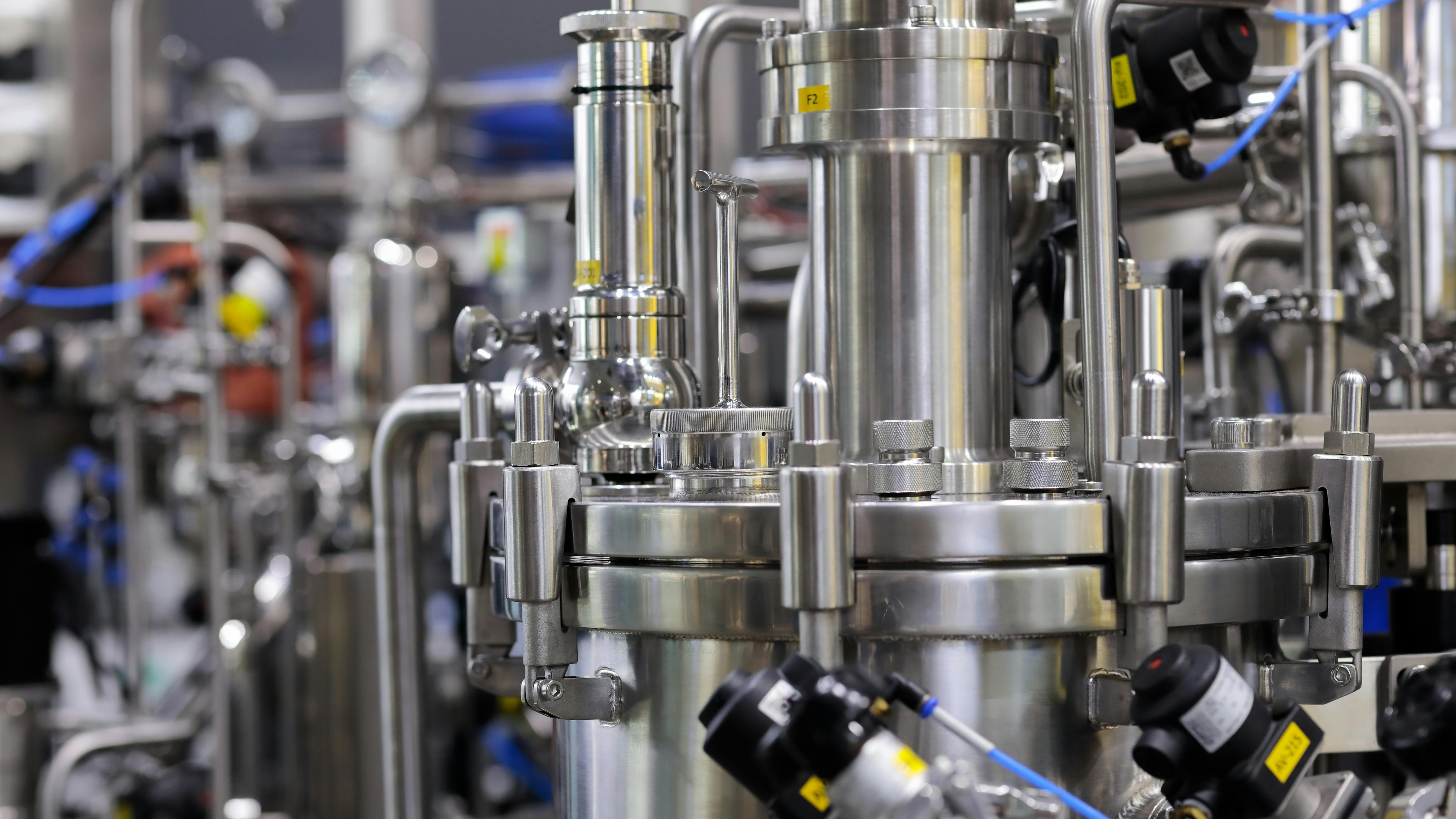 Industrial chemical process equipment