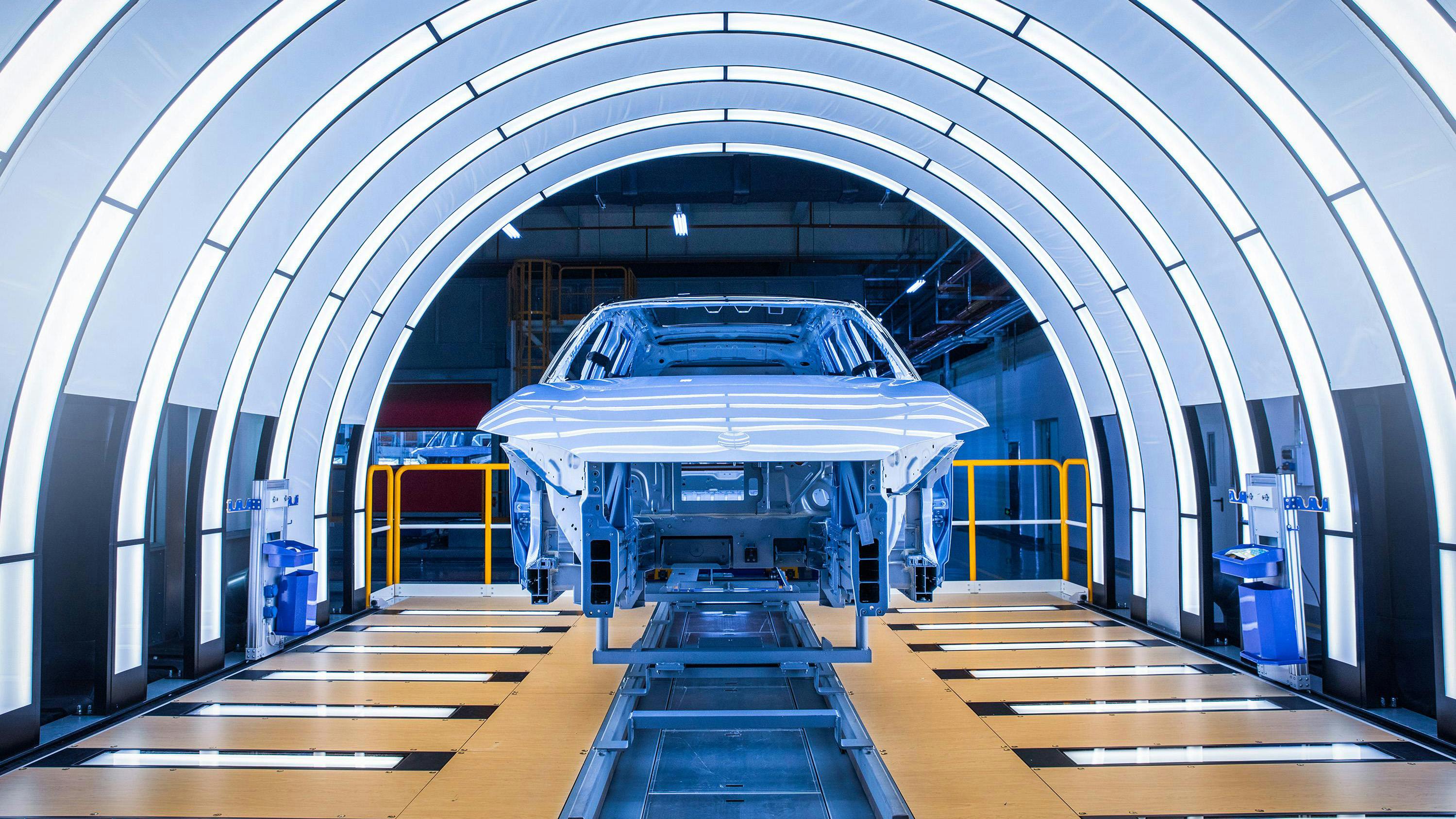 NIO ES8 &ndash; Full aluminum car body with BASF Oxsilan&circledR; thin film pretreatment, CathoGuard&circledR; 800 e-coat, waterborne primer, waterborne basecoat and a two component clear coat.