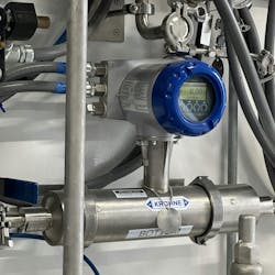 This single straight tube Coriolis mass flowmeter can handle entrained gas conditions This single straight tube Coriolis mass flowmeter can handle entrained gas conditions