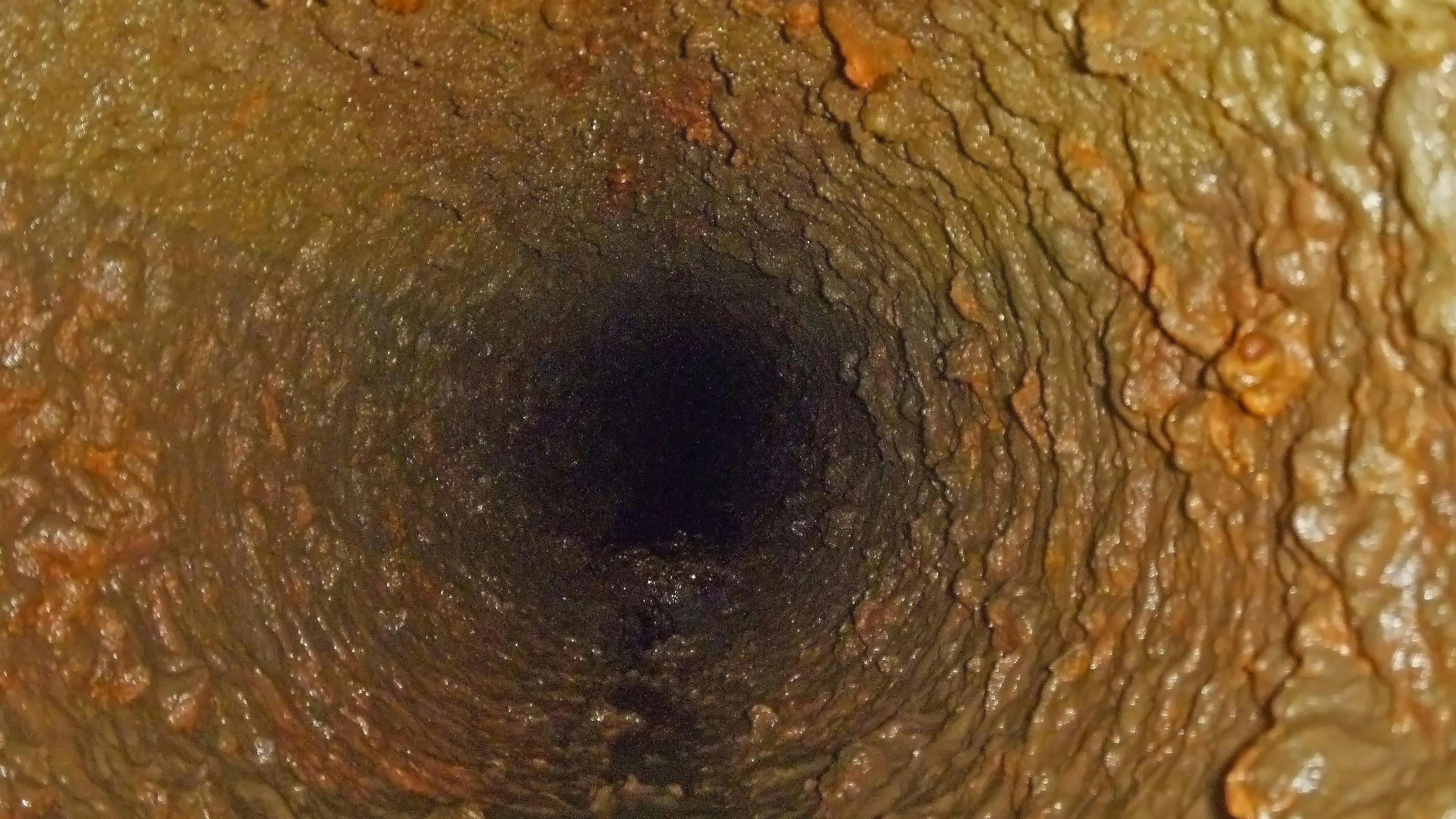 Sedimentation of Scale Calcium Carbonate, sludge and Corrosion products in the main pipeline of the cooling system