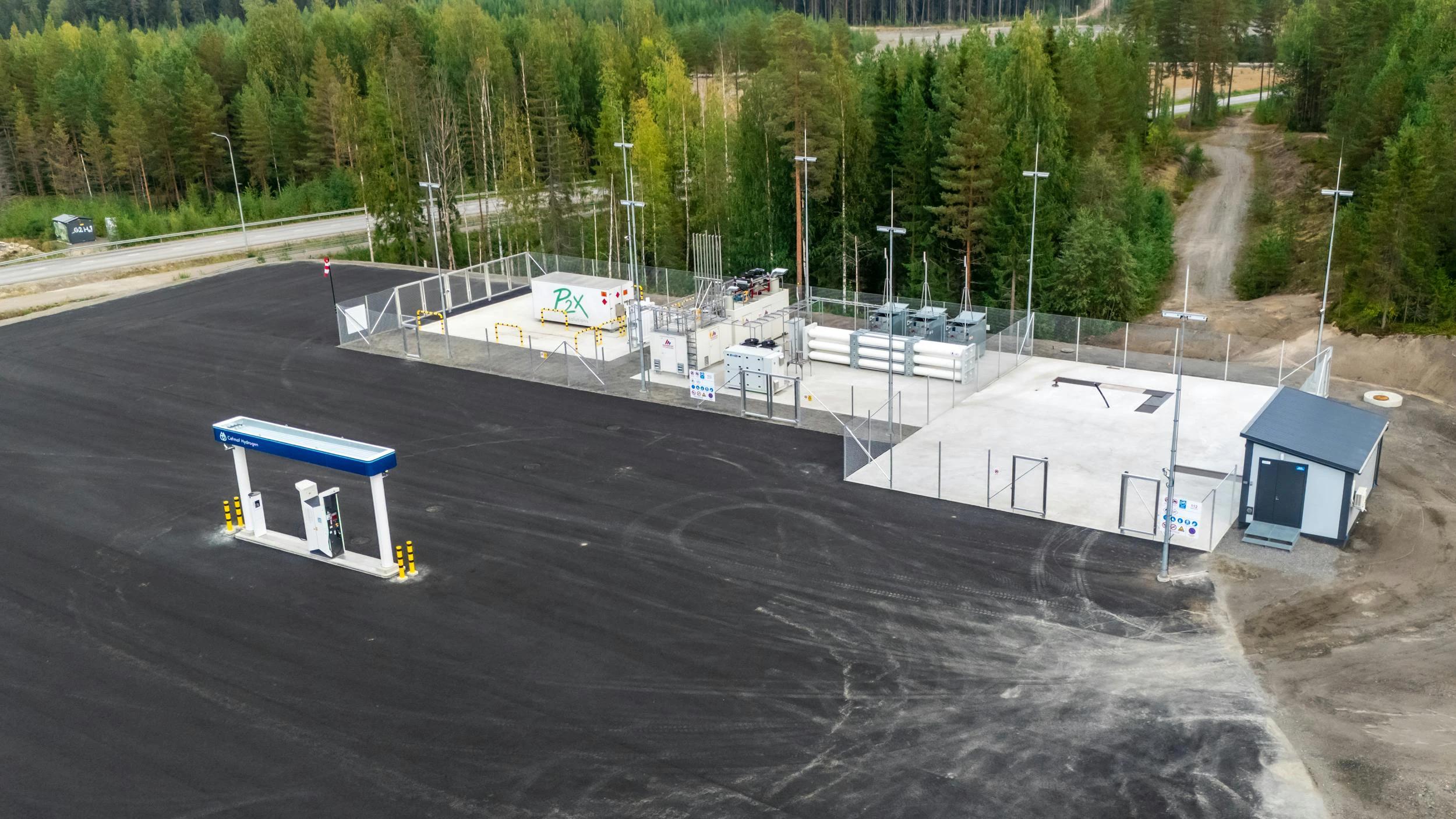 Aerial view of commercial hydrogen refueling station in Finland (photo by Cefmof Hydrogen)