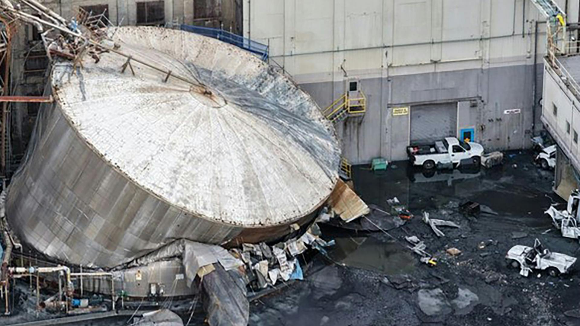 Aerial view of tank rupture at Nippon Dynawave Packaging&rsquo;s pulp and paper mill in Longview, Washington