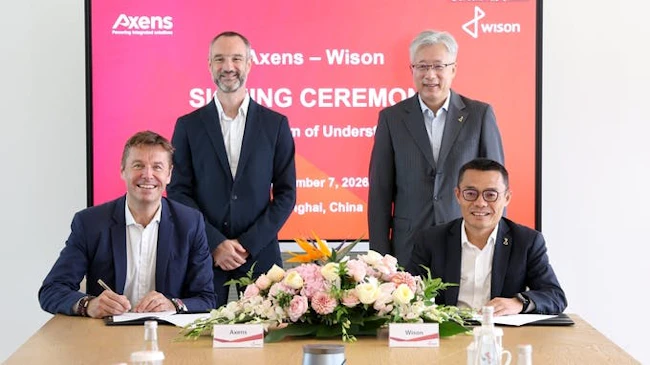 Axens, Wison Engineering executives pose after signing memorandum of understanding
