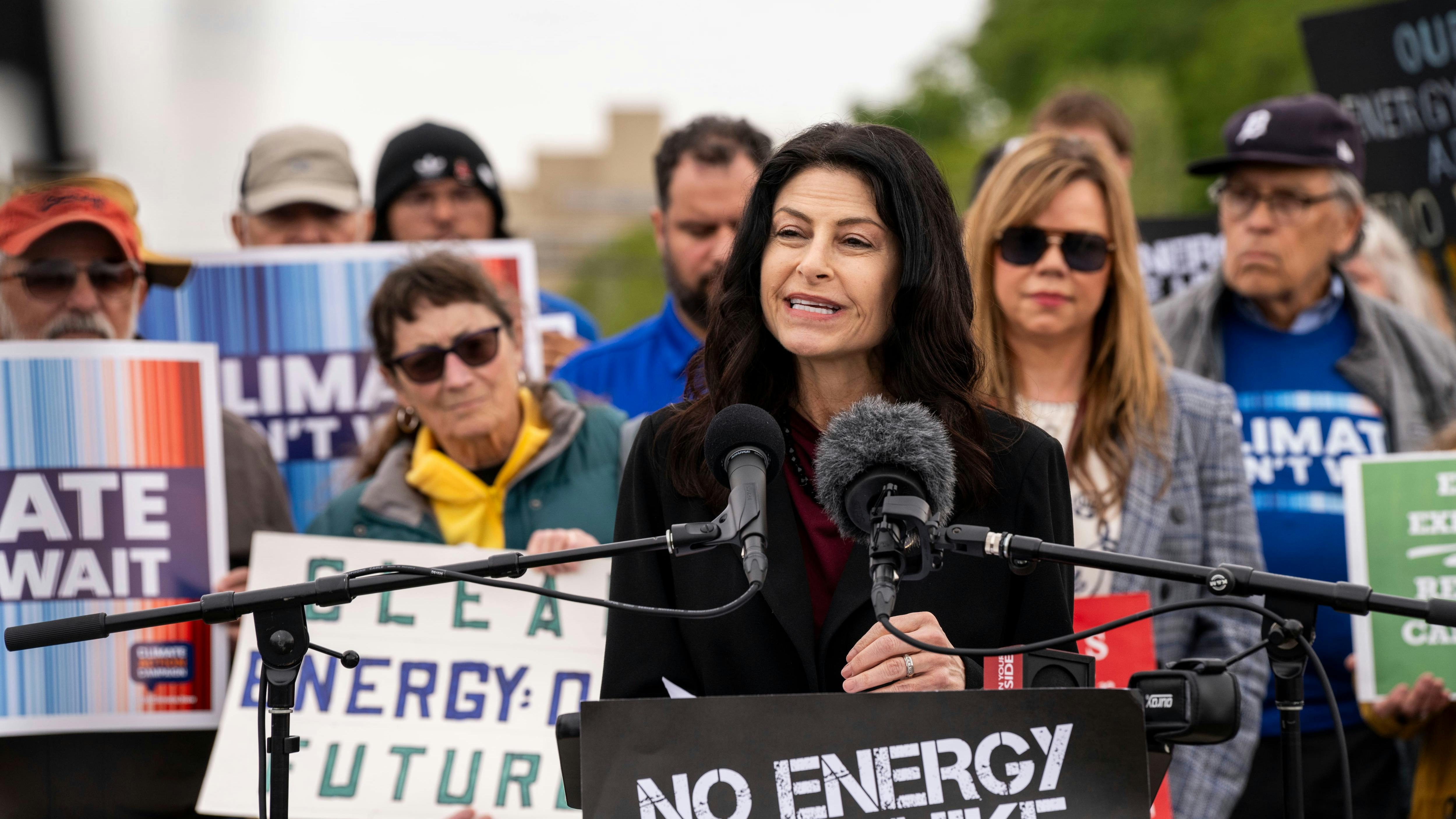 Judge tosses Michigan climate lawsuit against big oil companies