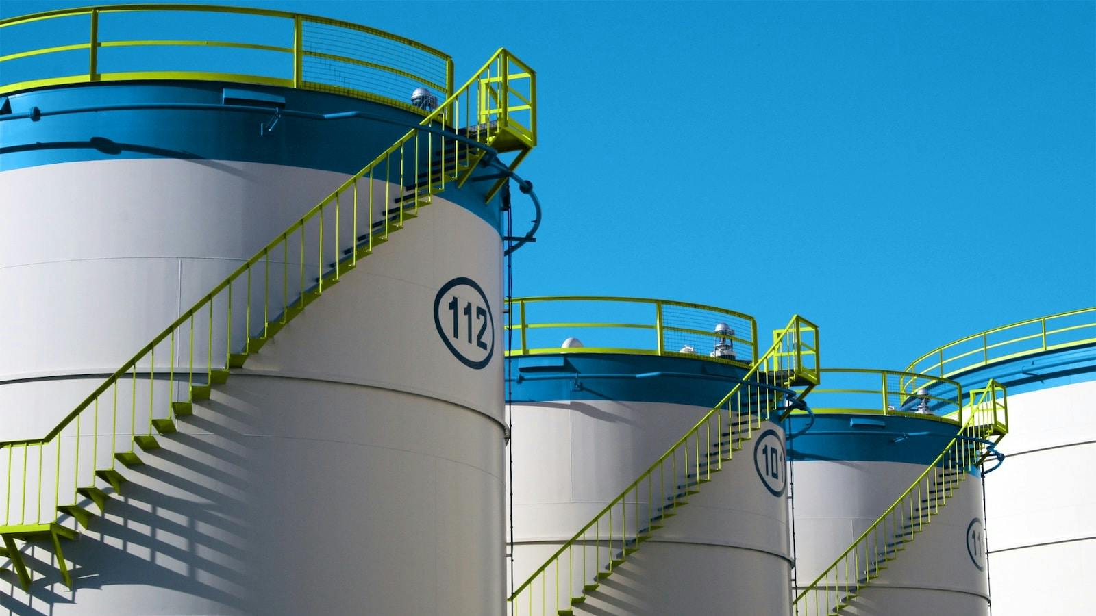 Moeve storage tanks